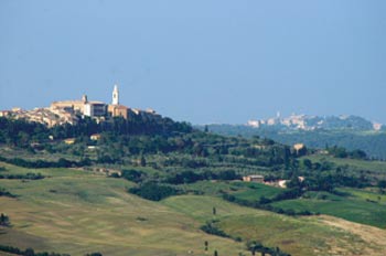 illustrasjon: Hvite fyllinger med lys fremtid i Toscana