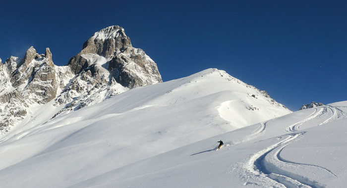 illustrasjon: På ski i Europas eventyrland